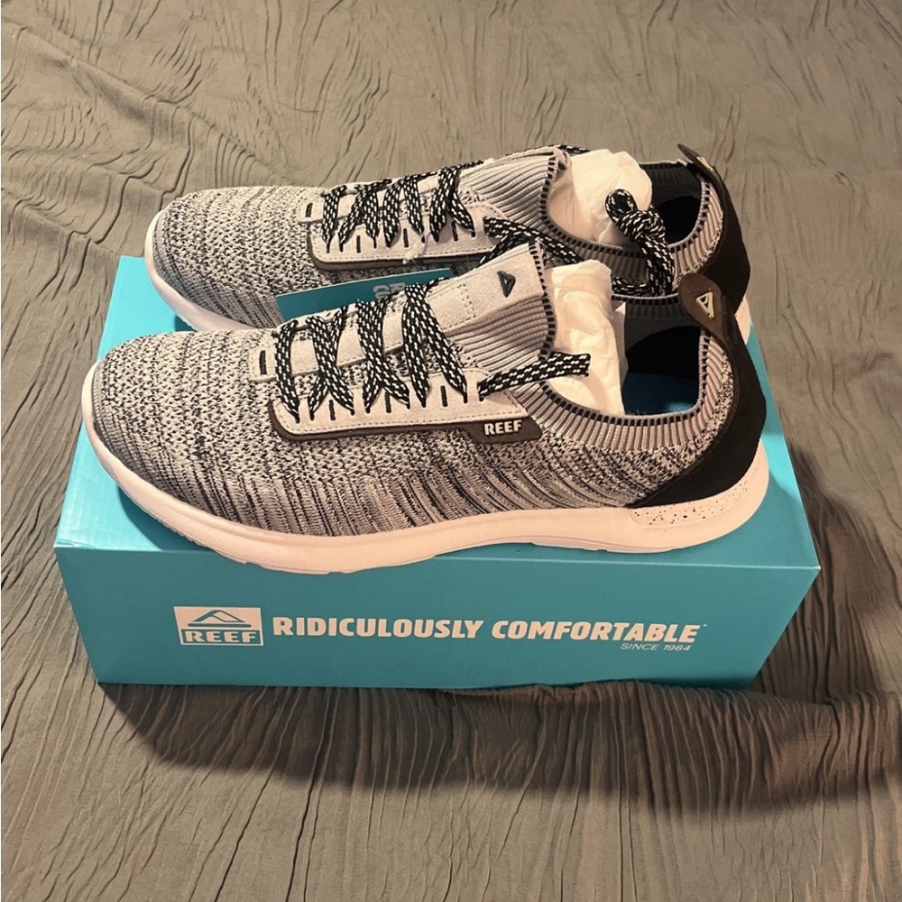 Reef Men's Black and Gray Sneakers
